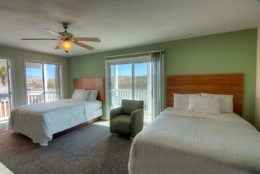ホテル Surfside Lodge Oceanfront