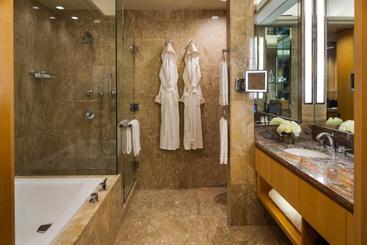 هتل Four Seasons  New York