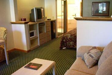 Отель Executive Inn Morgan Hill