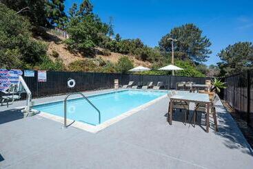 Мотель Days Inn By Wyndham Encinitas Moonlight Beach