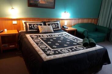 호텔 Moe Motor Inn   Contactless 24 Hour Checkinn Available