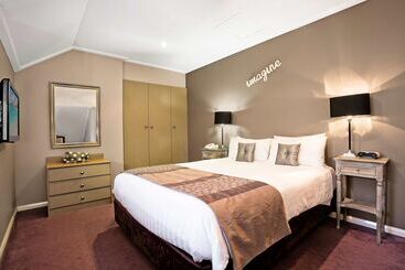 בית מלון כפרי Best Western Sanctuary Inn