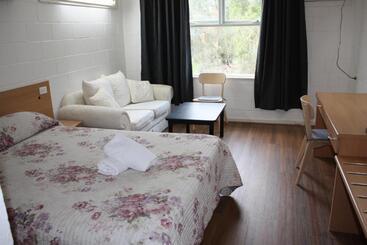 فندق Coburg Motor Inn