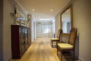 فندق Banchory Lodge