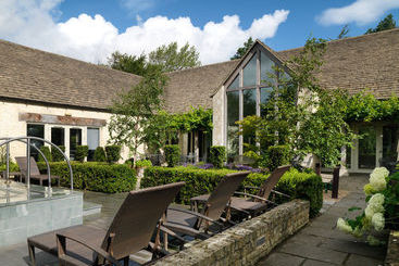 هتل Calcot  & Spa
