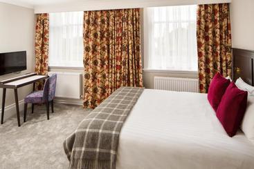 هتل Mercure Burton Upon Trent Newton Park