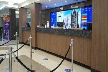 هتل Royal National