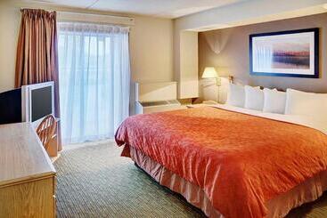 هتل Thompson's Best Value Inn & Suites