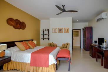 منتجع Tango Mar Beachfront Boutique Hotel & Villas