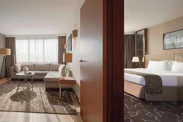 هتل Crowne Plaza Paris  Neuilly, An Ihg
