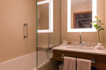 هتل Crowne Plaza Paris  Neuilly, An Ihg