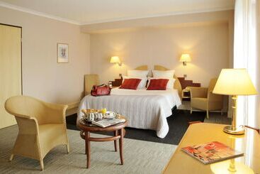בית מלון כפרי Best Western Poitiers Centre Le Grand