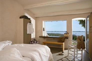 هتل Lodge Sainte Helene Adult Only