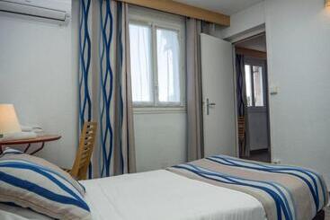 Logis Hotel Restaurant Uzès Pont Du Gard