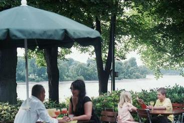 هتل Rheinterrasse Benrath