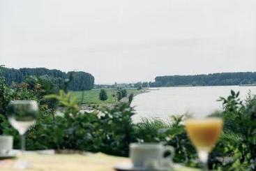 هتل Rheinterrasse Benrath
