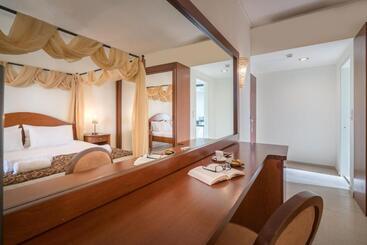 هتل Zante Park Resort & Spa, Bw Premier Collection