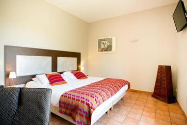هتل Hôtel L Arapède