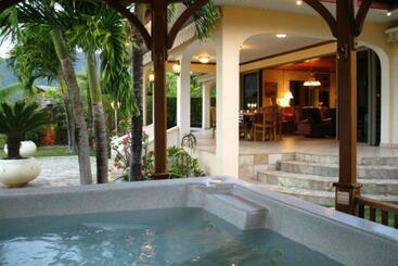 Villa Oramarama