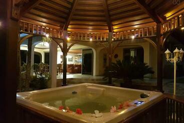Villa Oramarama