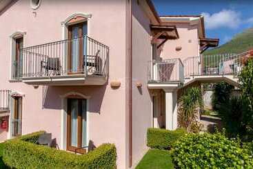 ホテル Ristorante Borgo La Tana