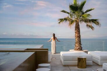 فندق The Promenade Luxury Wellness