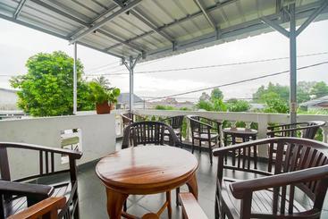 پانسیون Reddoorz Near Pantai Tanjung Pendam