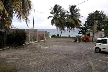Studio A Le Diamant A 500 M De La Plage Avec Vue Sur La Mer Jardin Clos Et Wifi