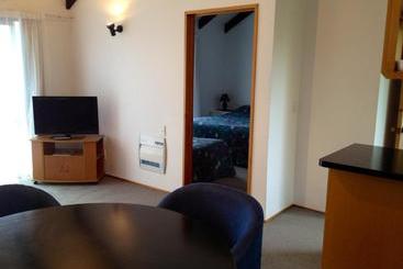 هتل Academy Motor Lodge