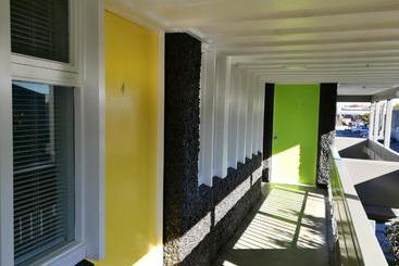 هتل The Hibernian Studio Apartments   4 Latter Street