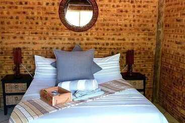 בית מלון כפרי Unathi Game Lodge