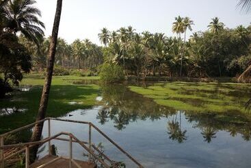 پانسیون Raikar Guest House