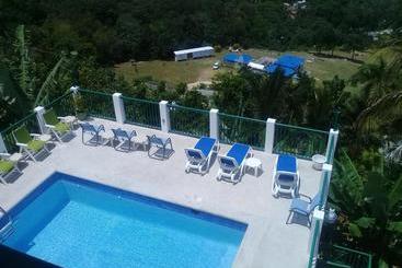Pink Rock Inn Bed And Breakfast