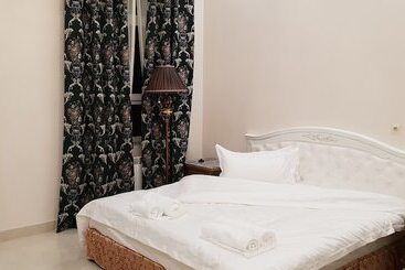 هتل آپارتمان Esen Inn