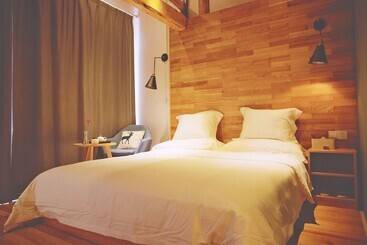 مسافرخانه The Yan House Tengchong