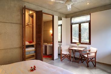 Studios Kyparissi & Spa