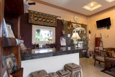 هتل Huber Apartment By Oyo Rooms