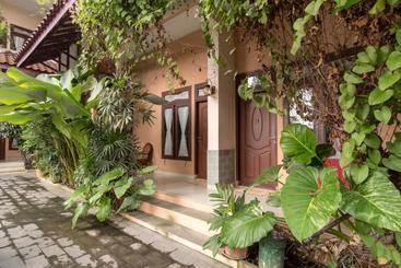 هتل Huber Apartment By Oyo Rooms