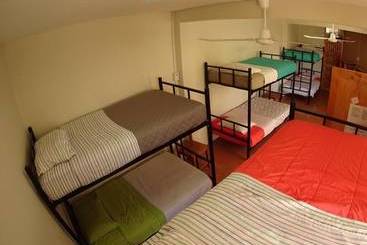 La Casa De Bamboo  Hostel