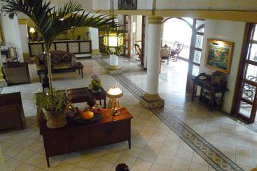 Alhambra Hotel