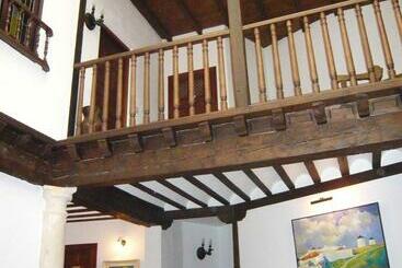 Casa De La Torre Hospederia
