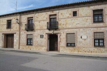 Casa De La Torre Hospederia