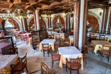 ホテル Hostal Restaurante El Castillo