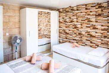 پانسیون Hostel Poseidon   Hm
