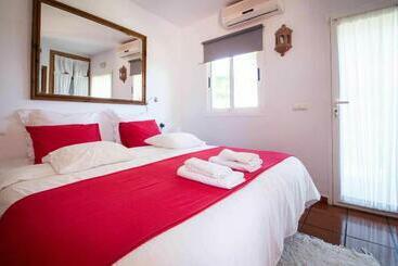 کلبه Cortijo De La Media Luna