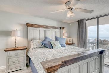 Phoenix East Ii 2031 By Meyer Vacation Rentals