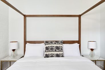 Sonder  Julia Suites
