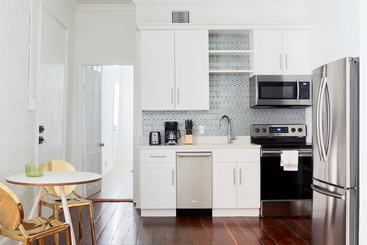 Sonder  Julia Suites