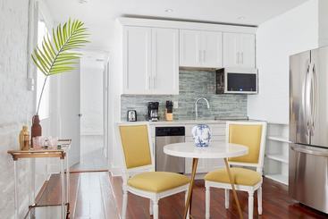 Sonder  Julia Suites