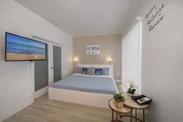 هتل آپارتمان Strand On Ocean By Ss Vacation Rentals Adult Exclusive